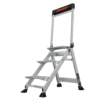 Die Alu-klapptreppe Jumbo Step bietet eine excellente standfestigkeit.